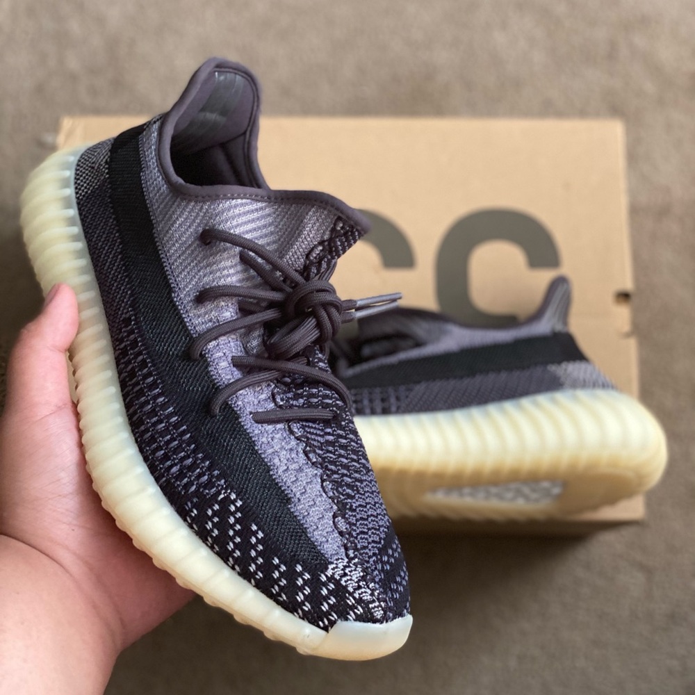 Yeezy boost 350 v2 “Carbon”